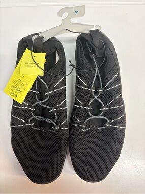 all in motion Black Mesh Slip-On Water Shoes with Reflective Detail NWT